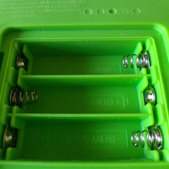 BRIGHT STARTS SAFARI BEATS MUSICAL TOY | DRUMS, ANIMAL SOUNDS &LIGHTS | AGE 3M+ - Picture 7 of 7